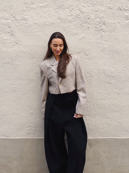 Cropped embroidered blazer