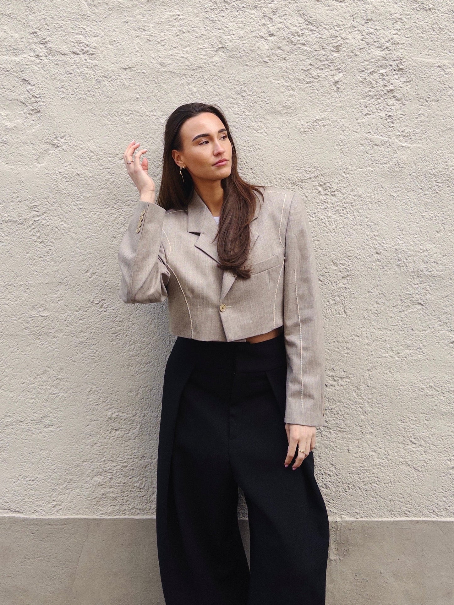Cropped embroidered blazer