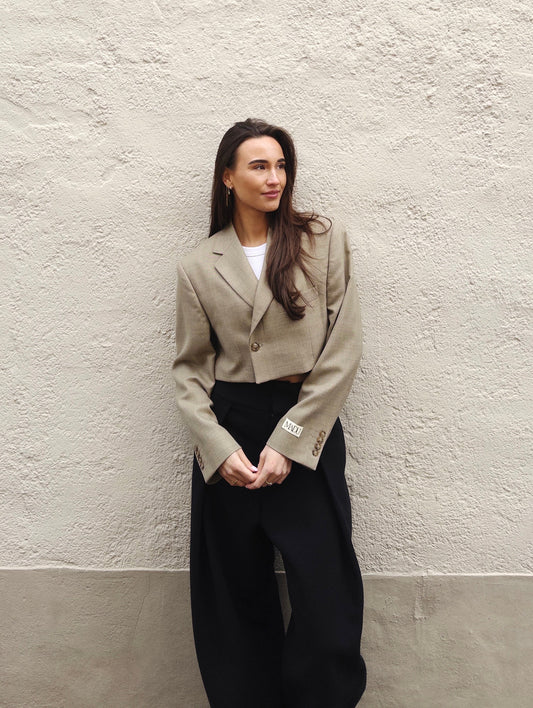 Cropped blazer